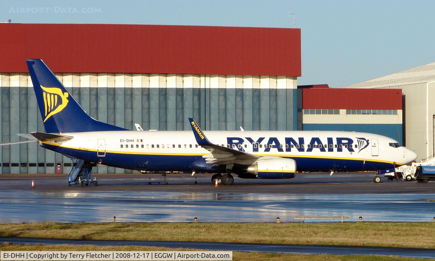 EI-DHH, 2005 Boeing 737-8AS C/N 33817, Ryanair B737 on stand at Luton