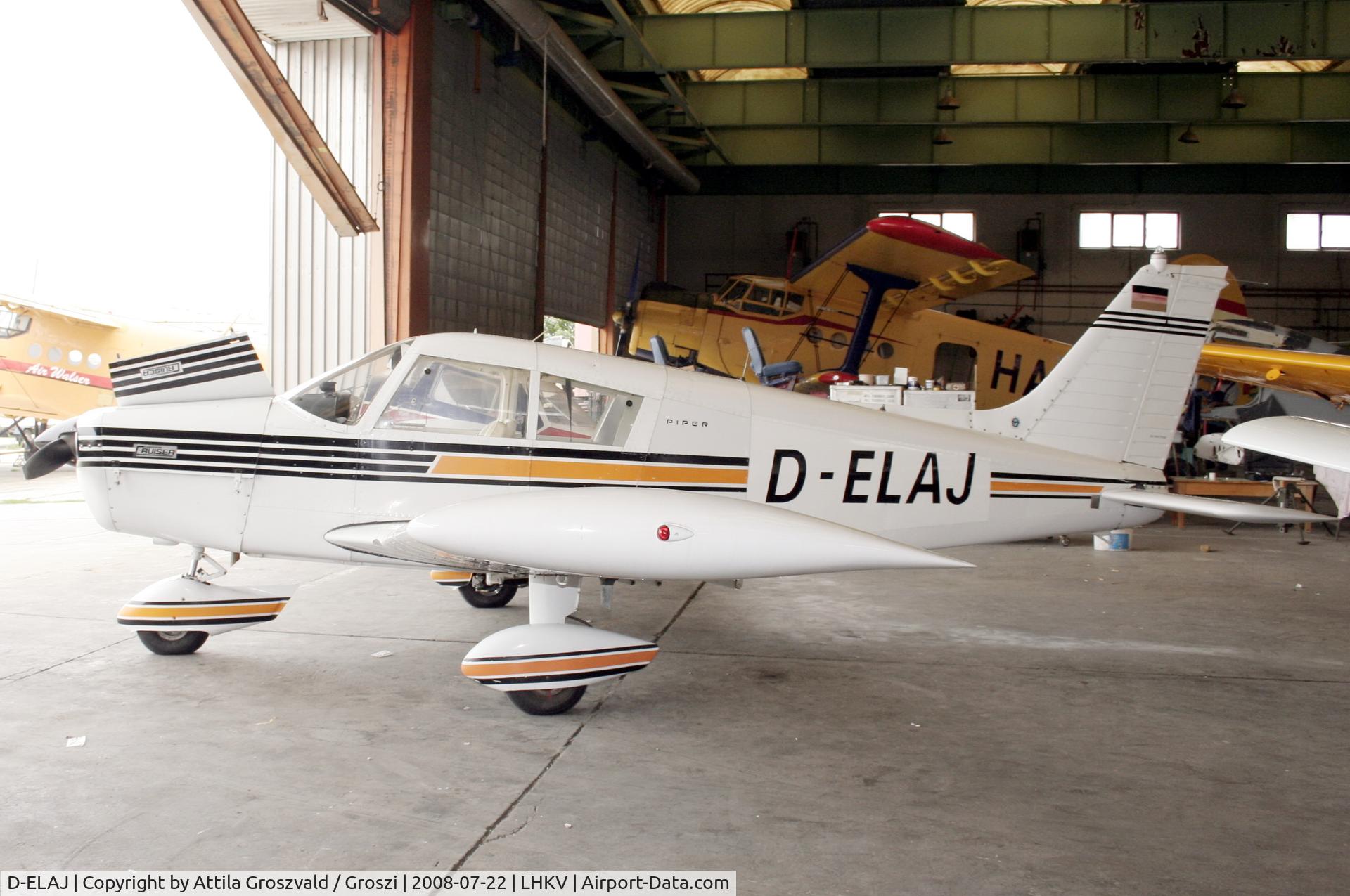 D-ELAJ, 1973 Piper PA-28-140 Cherokee Cruiser C/N 28-7225471, Kaposújlak airport (LHKV) Hungary