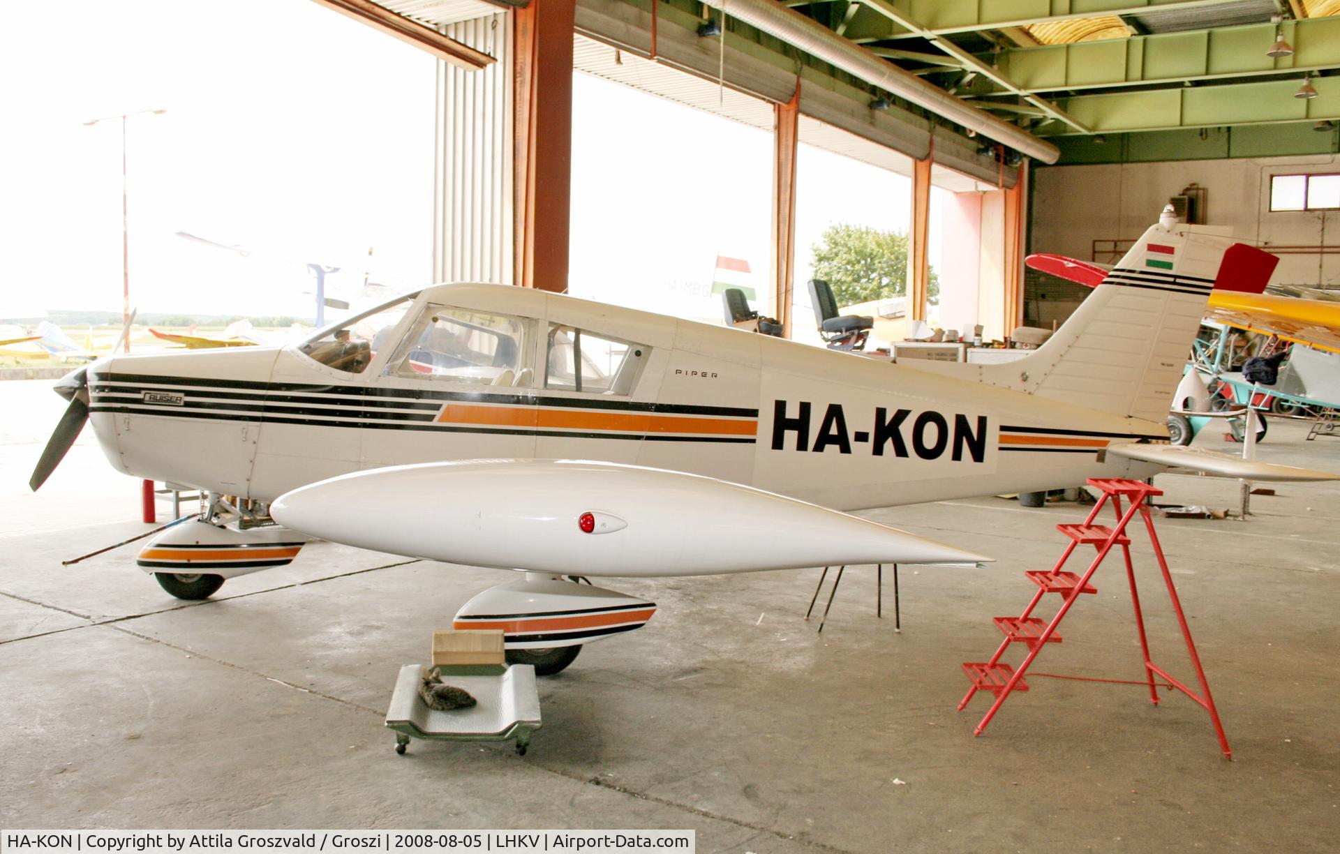 HA-KON, 1973 Piper PA-28-140 Cherokee Cruiser C/N 28-7225471, Kaposújlak airport (LHKV) Hungary