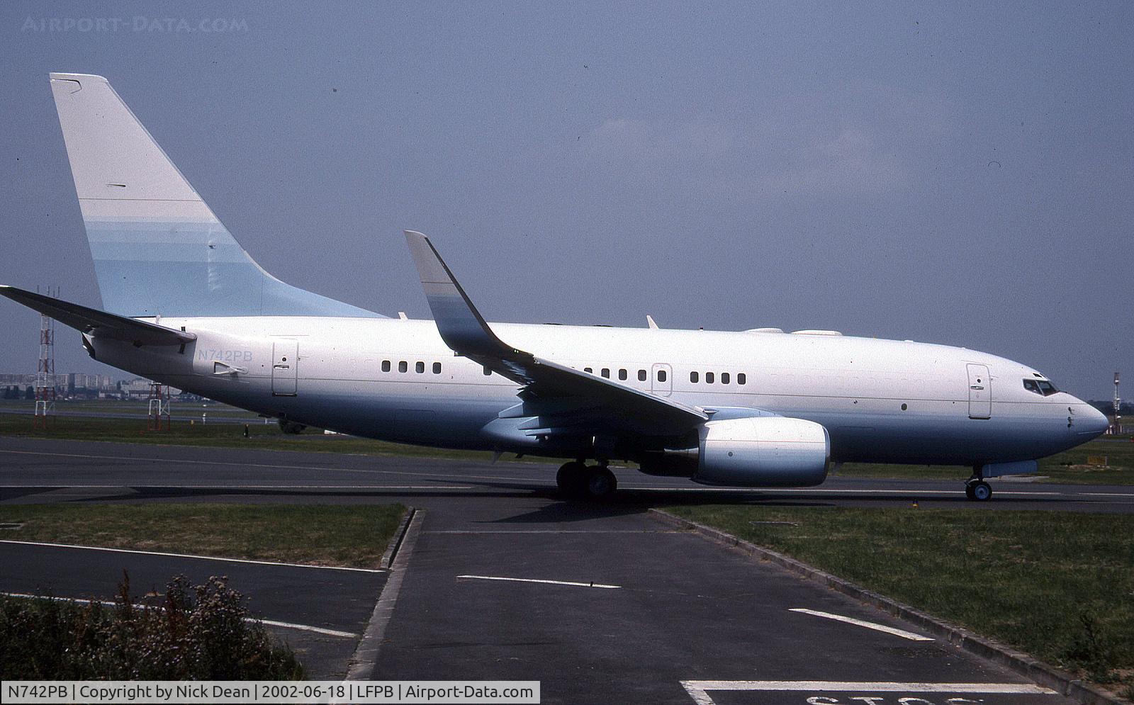 N742PB, 1999 Boeing 737-73U BBJ C/N 29200, LFPB
