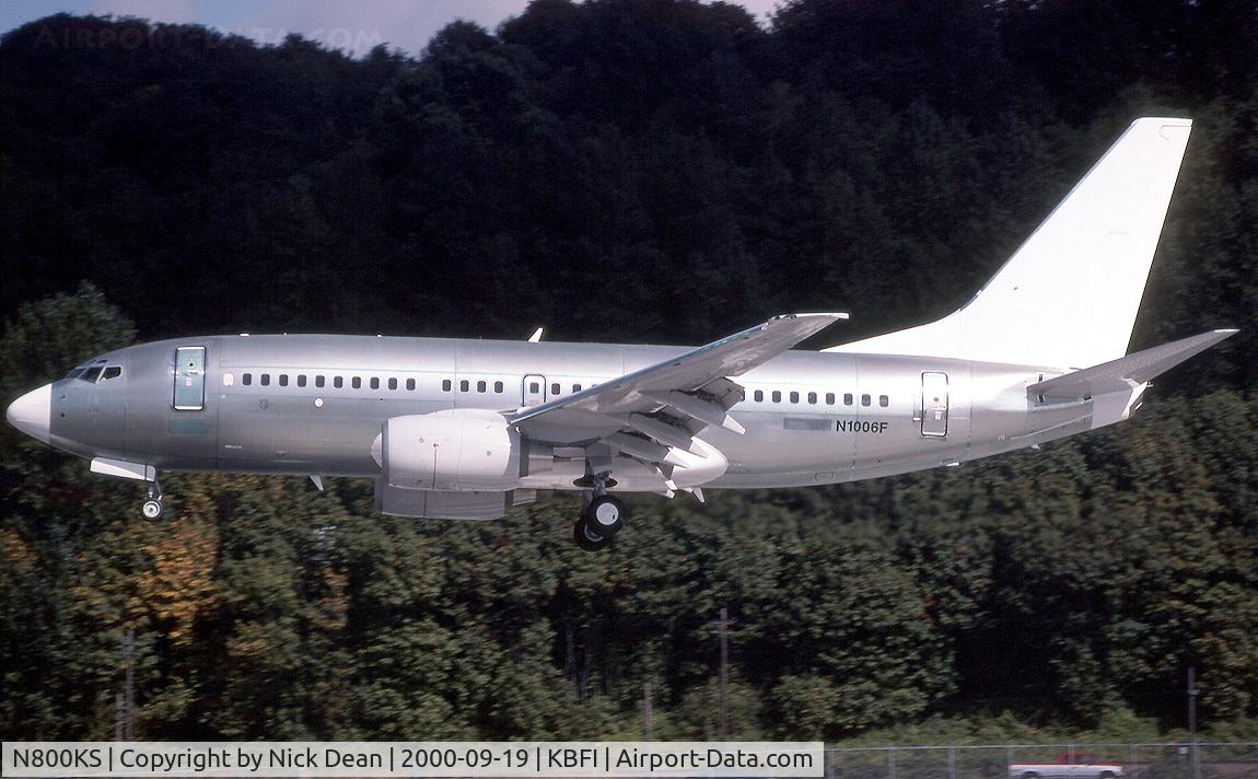 N800KS, 2000 Boeing 737-7BC C/N 30782, KBFI (Seen her prior to delivery carrying test reg N1006F became N800KS as posted)