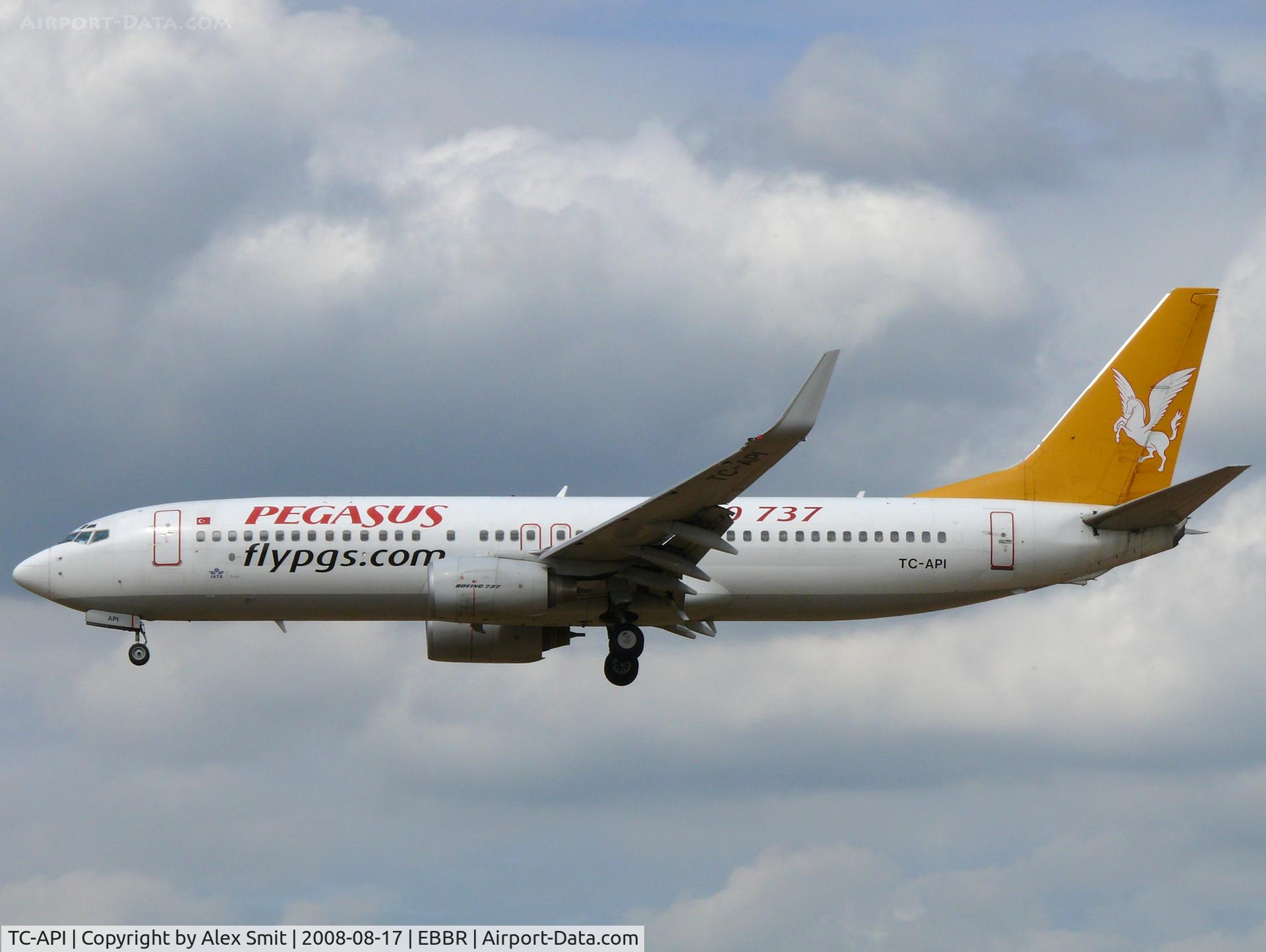 TC-API, 2002 Boeing 737-86N C/N 32732/1056, Boeing B737-86N TC-API Pegasus