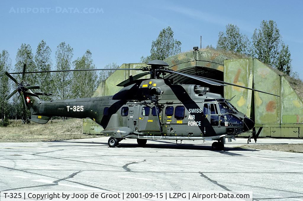 T-325, Aerospatiale TH89 Super Puma (AS-332M1) C/N 2367, For humanitarian relief work the Siwss AF had special titels applied on some of their Super Pumas.
