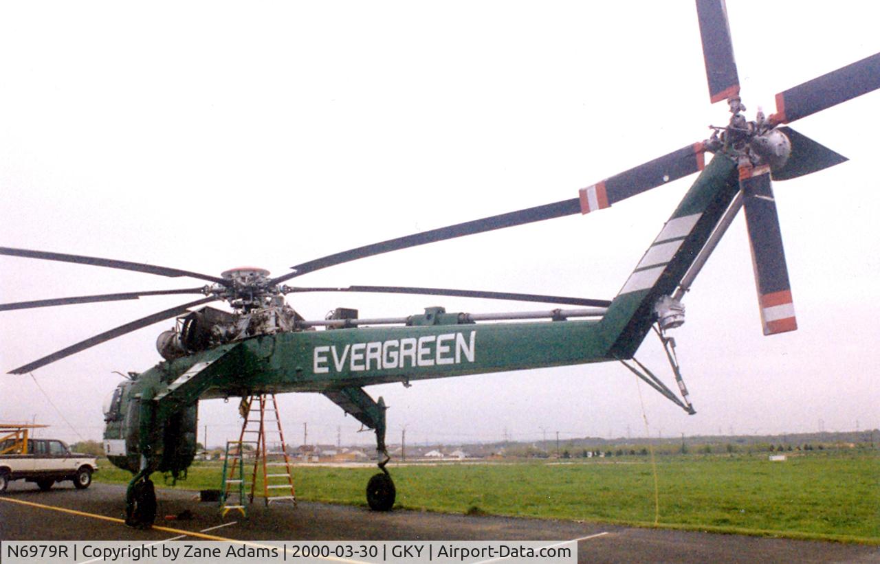 N6979R, 1968 Sikorsky S-64E C/N 64079, Evergreen heavy lift helicopter in town for placing HVAC units on the Arlington, TX General Motors plant