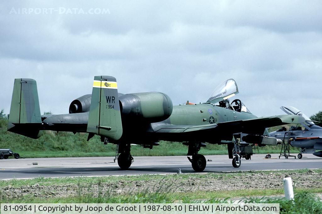 81-0954, 1981 Fairchild Republic A-10A Thunderbolt II C/N A10-0649, Two A-10s came to Leeuwarden after a malfunction over the ranges. This was corrected by local personnel, so the aircraft left the same day.
