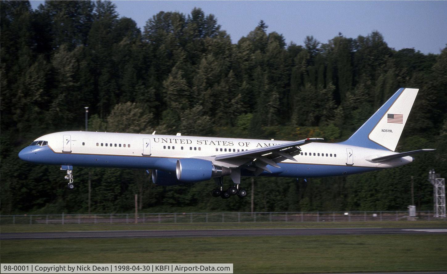 98-0001, 1998 Boeing VC-32A (757-200) C/N 29025, KBFI (Seen here carrying test reg N3519L)