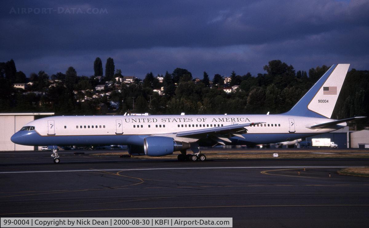 99-0004, 1999 Boeing VC-32A (757-2GA) C/N 29028, KBFI