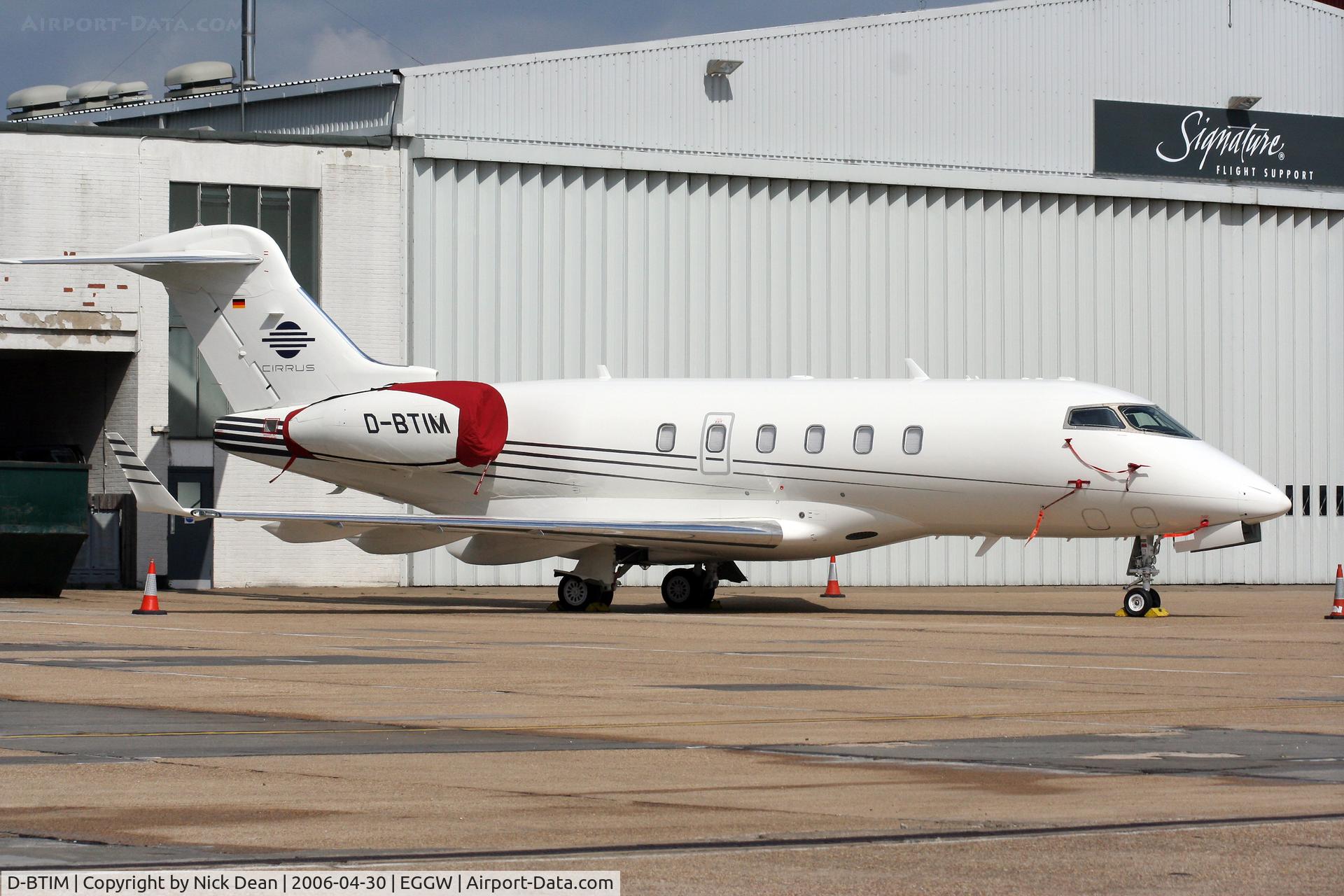 D-BTIM, 2005 Bombardier Challenger 300 (BD-100-1A10) C/N 20071, EGGW