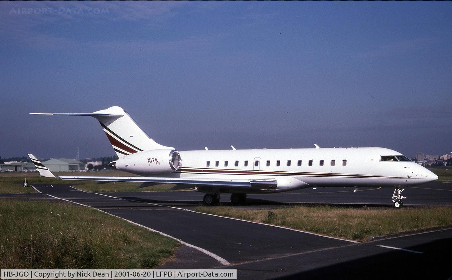 HB-JGO, 1997 Bombardier BD-700-1A10 Global Express C/N 9004, LFPB (Formerly C-FKGX seen here as N1TK and currently registered as posted HB-JGO)
