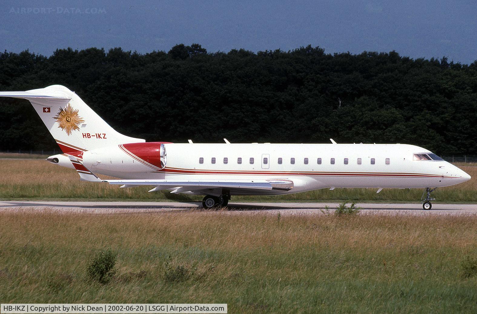 HB-IKZ, 2000 Bombardier BD-700-1A10 Global Express C/N 9054, LSGG