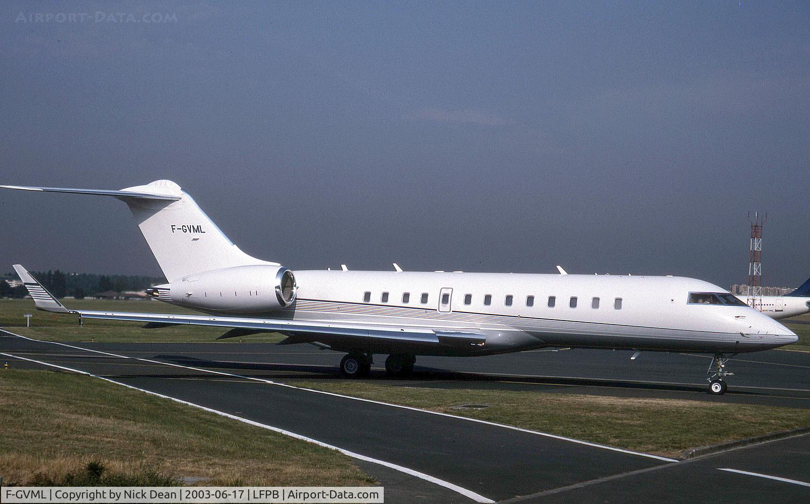 F-GVML, 2000 Bombardier BD-700-1A10 Global Express C/N 9081, LFPB