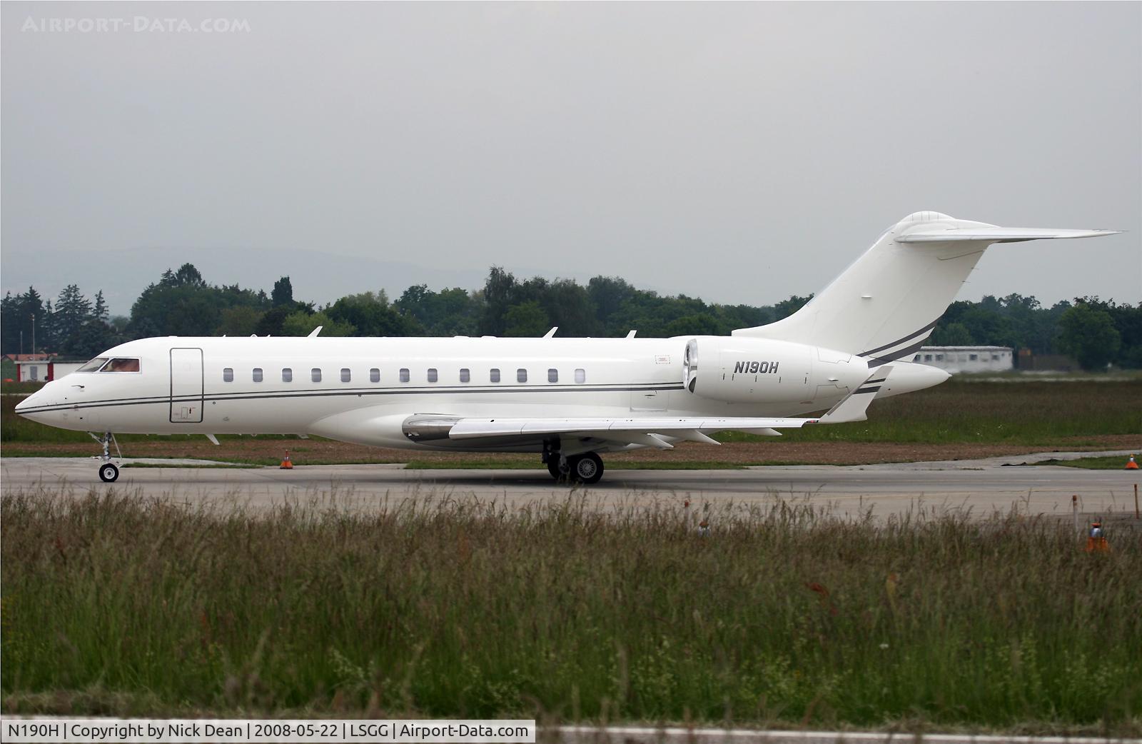 N190H, 2006 Bombardier BD-700-1A10 Global Express C/N 9210, LSGG