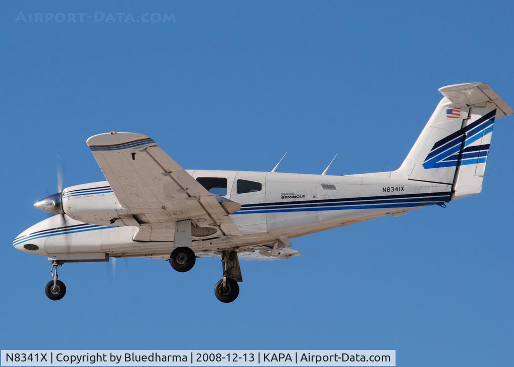 N8341X, Piper PA-44-180T Turbo Seminole C/N 44-8107043, Landing on 17L on a very windy day.