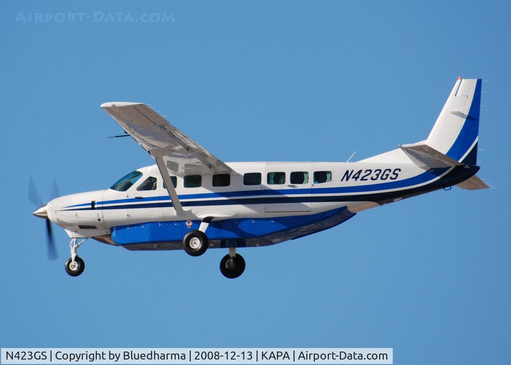 N423GS, 2008 Cessna 208B Grand Caravan C/N 208B2048, Landing on 17L on a very windy day.
