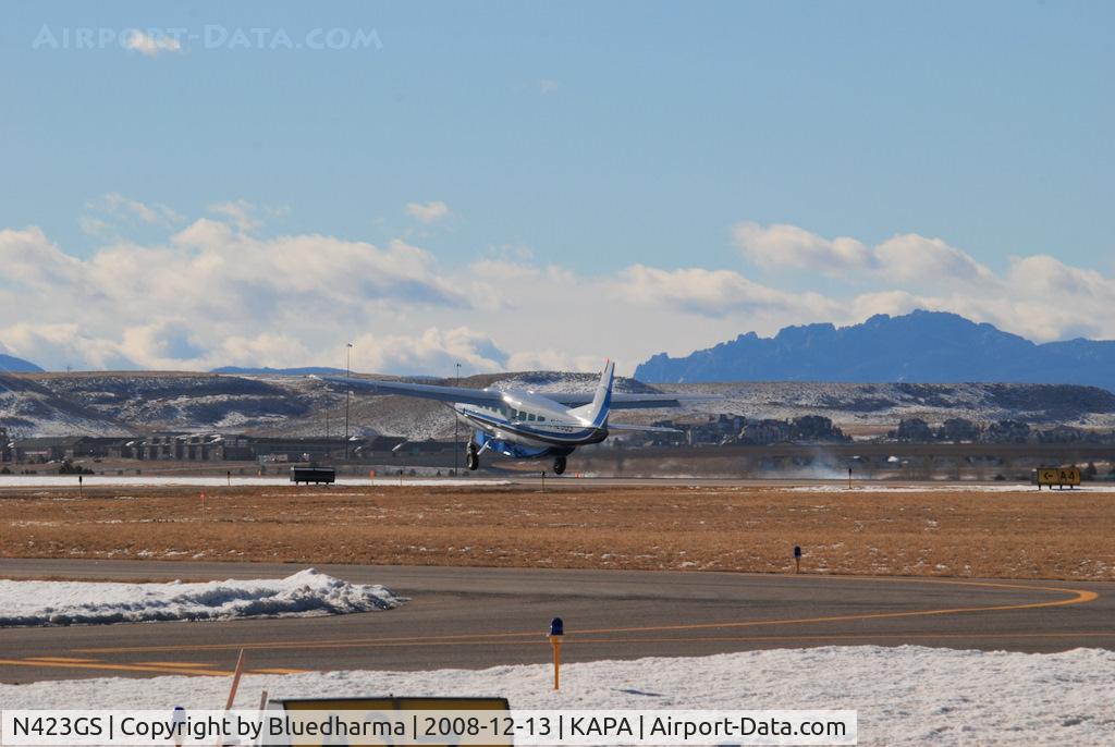 N423GS, 2008 Cessna 208B Grand Caravan C/N 208B2048, Landing on 17L on a very windy day. Go around.