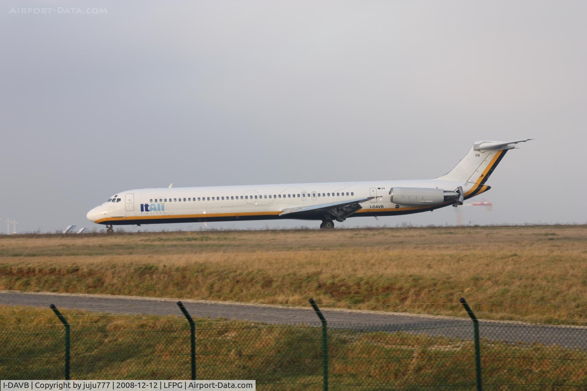 I-DAVB, 1986 McDonnell Douglas MD-82 (DC-9-82) C/N 49216/1262, on landing at CDG