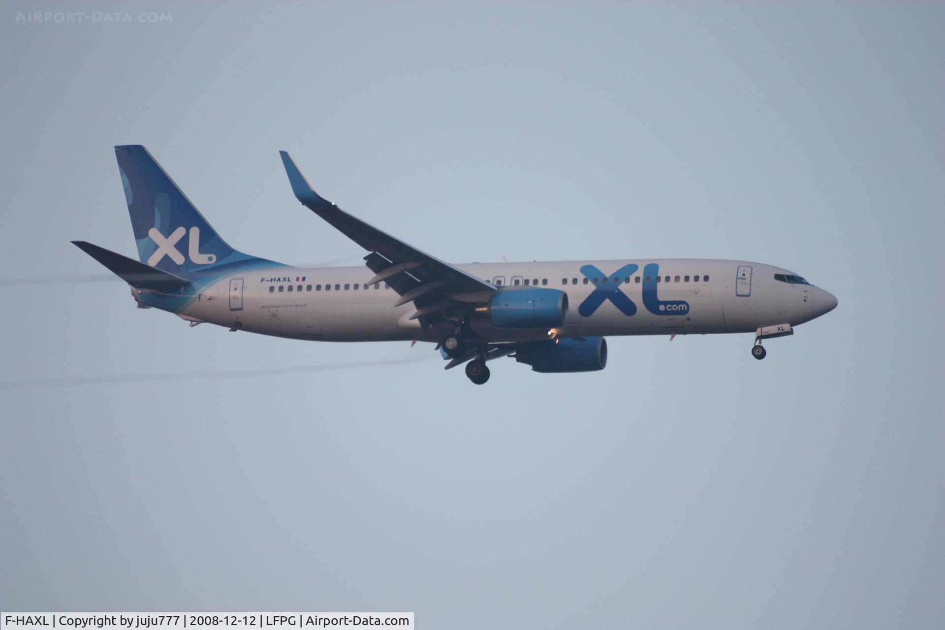 F-HAXL, 2008 Boeing 737-8Q8 C/N 35279, on landing at CDG