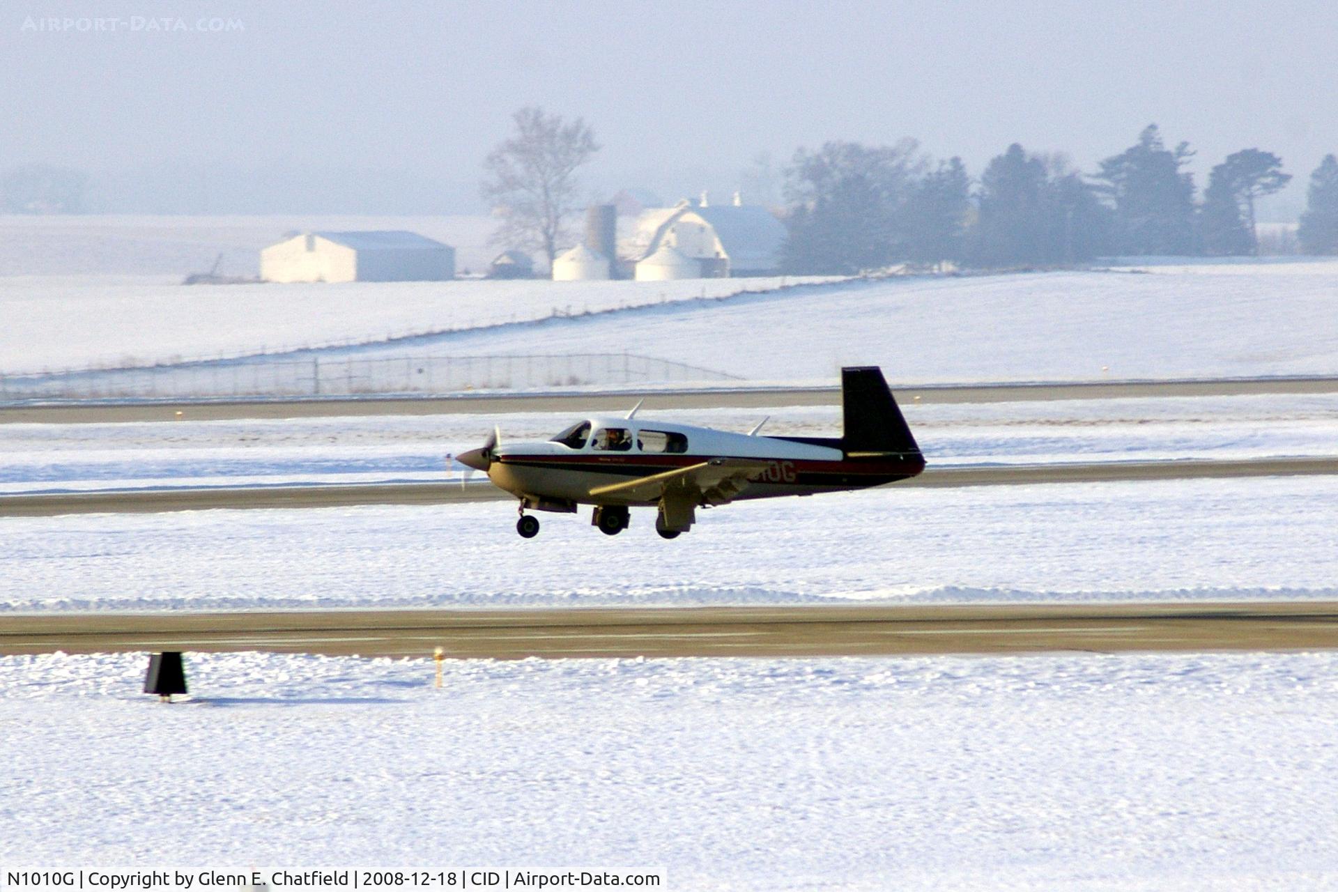 N1010G, Mooney M20J 201 C/N 24-3098, Making a long landing