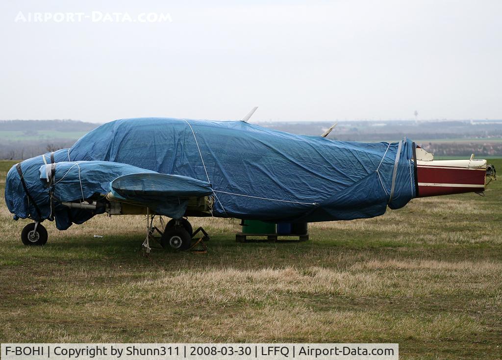 F-BOHI, Piper PA-23-250 Aztec C/N 27319, Stored at this airfield...