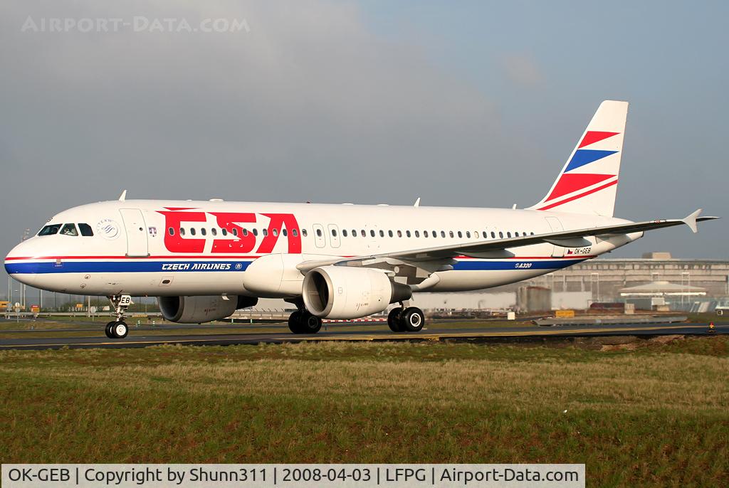 OK-GEB, 2001 Airbus A320-214 C/N 1450, Passing on parallels runways