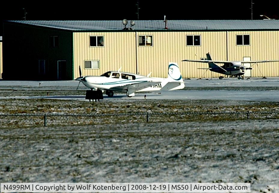 N499RM, 2008 Mooney M20R Ovation C/N 29-0499, looking out the window