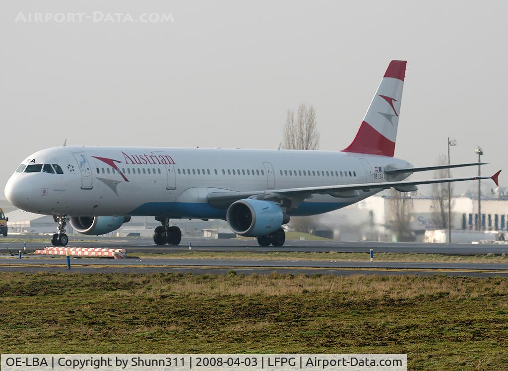 OE-LBA, 1995 Airbus A321-111 C/N 552, Rolling to the South at his gate...