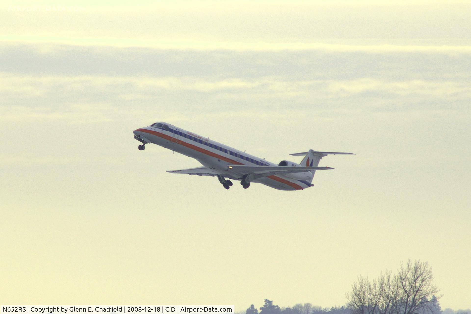 N652RS, 2001 Embraer ERJ-145LR (EMB-145LR) C/N 145432, Departing runway 9 for O'Hare International.