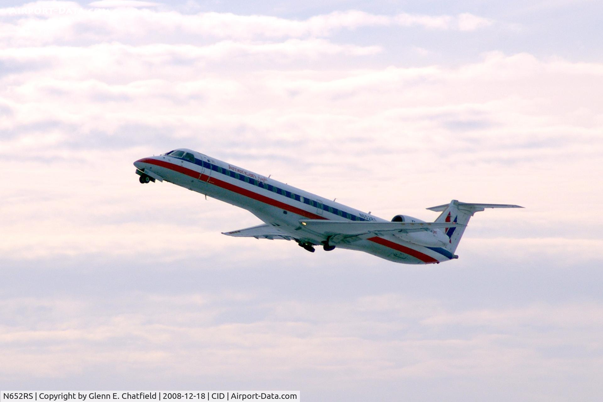 N652RS, 2001 Embraer ERJ-145LR (EMB-145LR) C/N 145432, Departing runway 9 for O'Hare International.