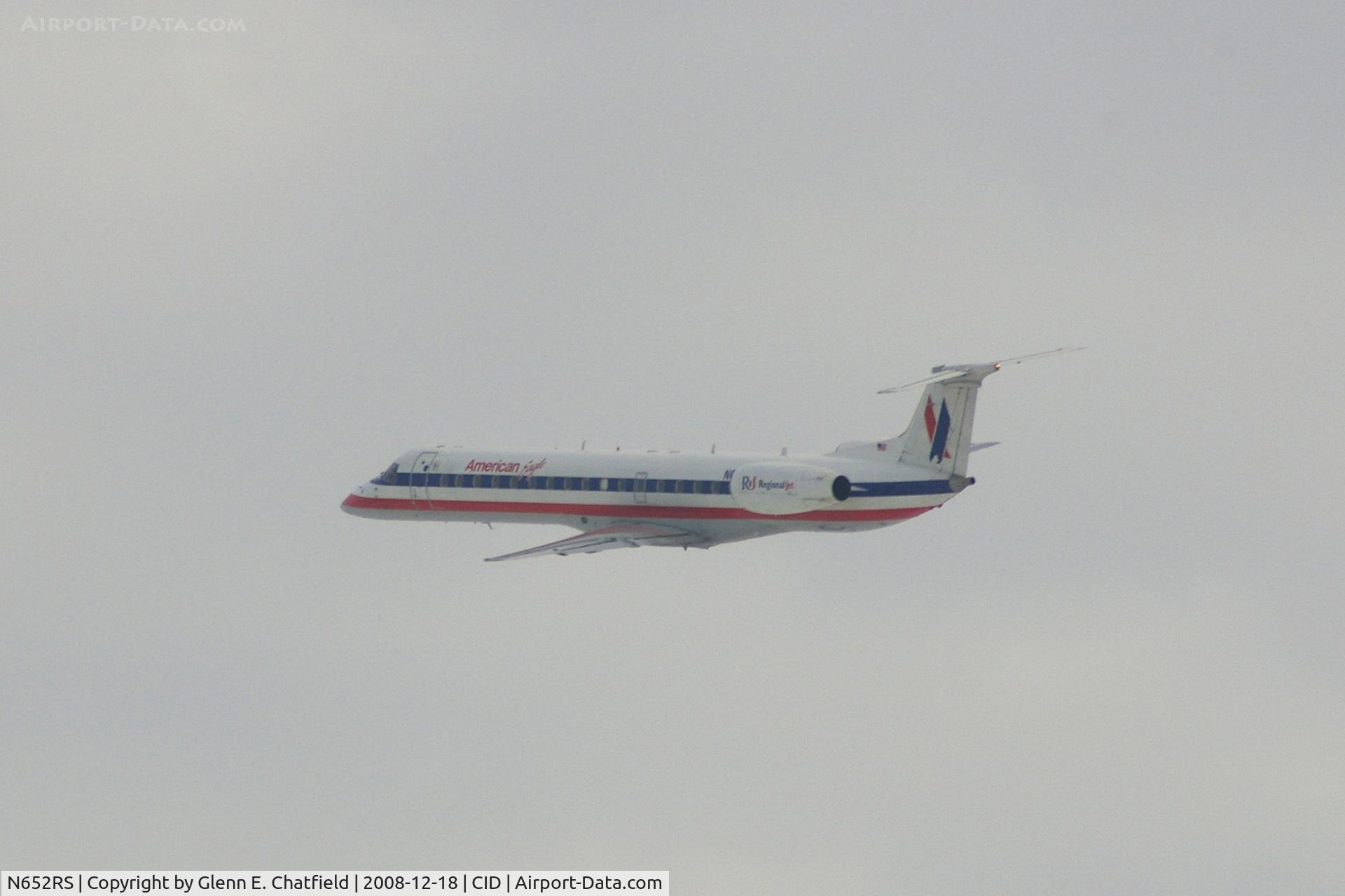 N652RS, 2001 Embraer ERJ-145LR (EMB-145LR) C/N 145432, Departing runway 9 for O'Hare International.