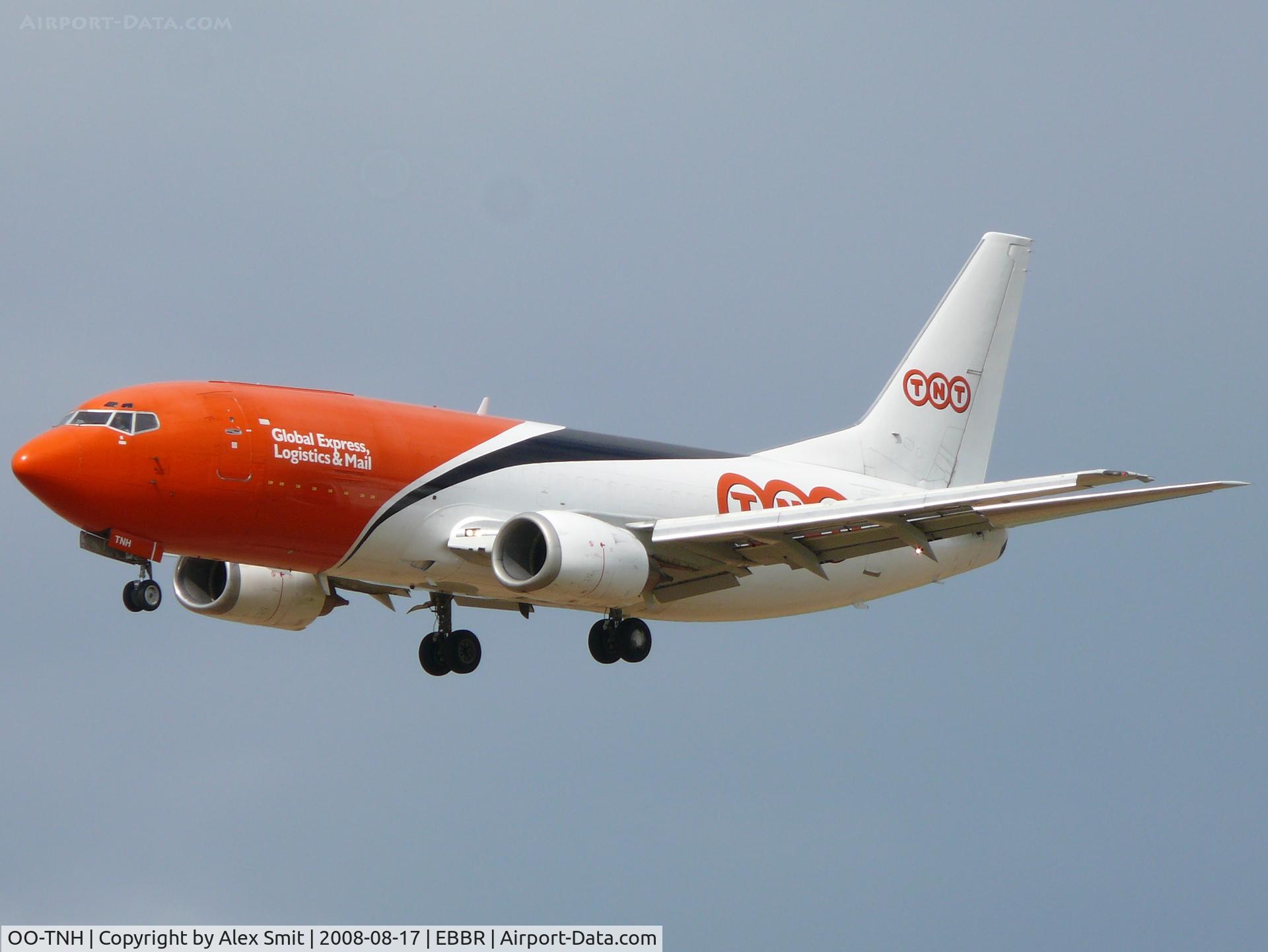OO-TNH, 1988 Boeing 737-301F C/N 23930/1539, Boeing B737-301F OO-TNH TNT
