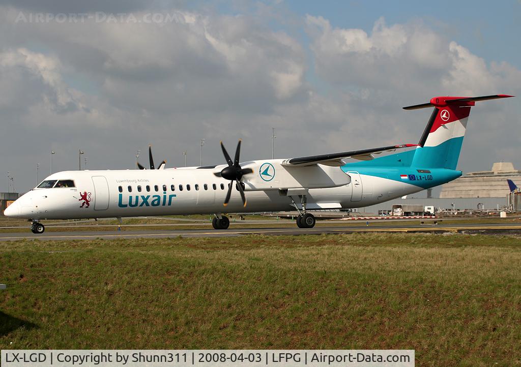 LX-LGD, 2007 De Havilland Canada DHC-8-402Q Dash 8 C/N 4171, Passing on parallels runways