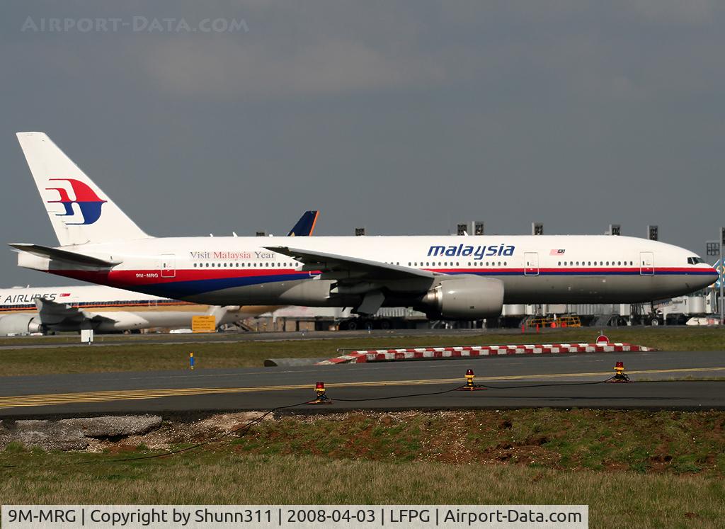 9M-MRG, 1998 Boeing 777-2H6/ER C/N 28414, Rolling for departure...