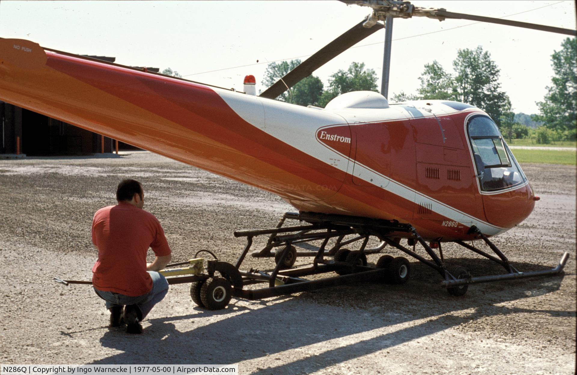 N286Q, 1975 Enstrom F-28A C/N 300, Enstrom F-28A at a small airfield in Indianapolis