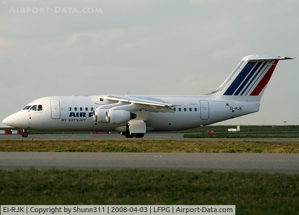 EI-RJK, 1999 British Aerospace Avro 146-RJ85A C/N E2348, Arriving from flight and rolling to the gate