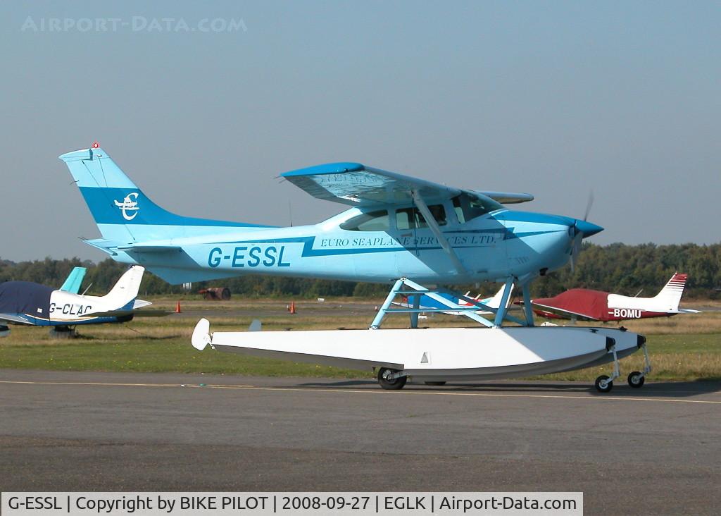 G-ESSL, 1981 Cessna 182R Skylane C/N 182-67947, TAXYING IN AFTER A FLIGHT DOWN TO THE SOLENT