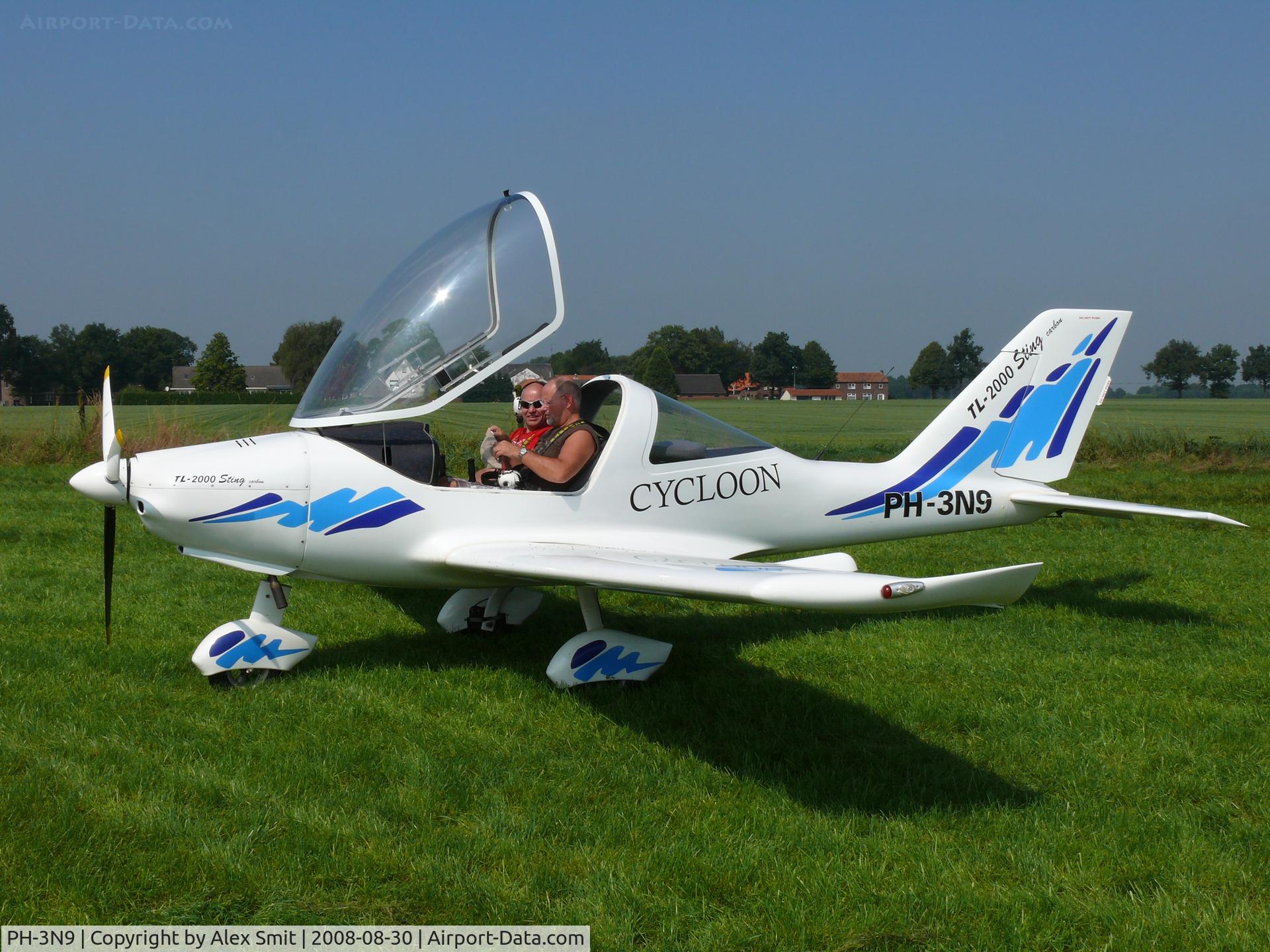 PH-3N9, TL Ultralight TL-2000 Sting C/N 02ST08, TL TL96-2000 Sting PH-3N9 Cycloon Holland