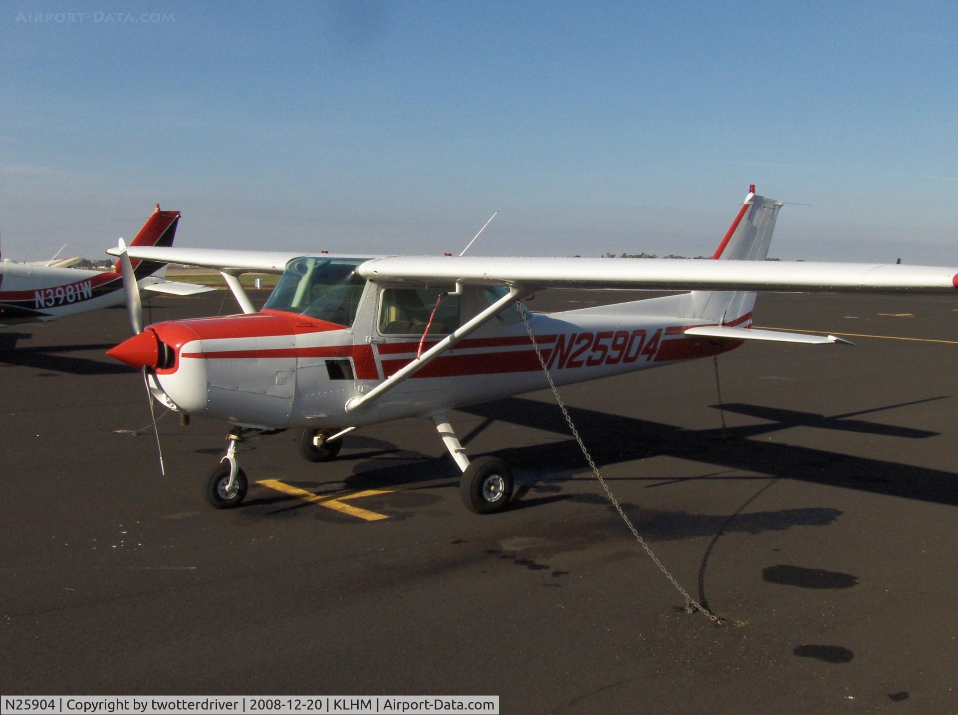 N25904, 1977 Cessna 152 C/N 15280846, On the ramp