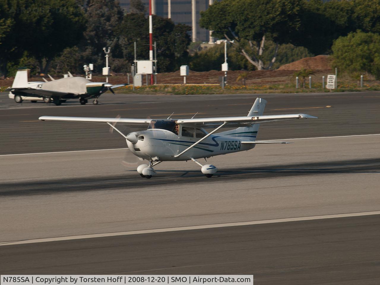 N785SA, 2001 Cessna T182T Turbo Skylane C/N T18208035, N785SA departing from RWY 21