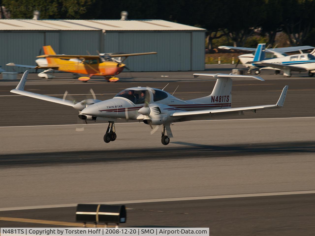 N481TS, 2007 Diamond DA-42 Twin Star C/N 42.AC081, N481TS arriving on RWY 21