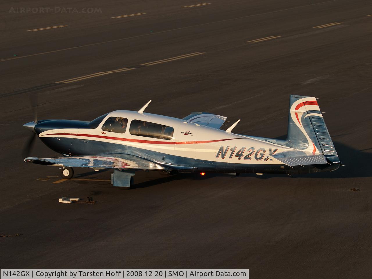 N142GX, 2004 Mooney M20R Ovation C/N 29-0342, N142GX getting ready to taxi for departure