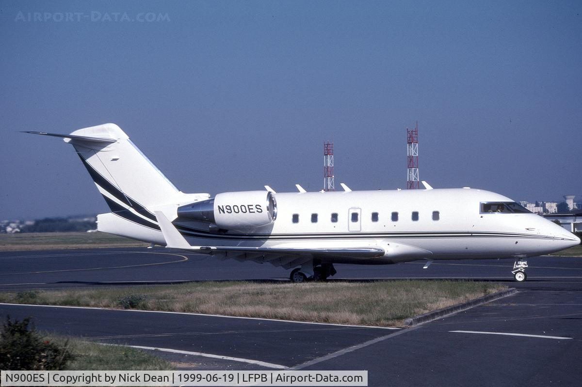 N900ES, 1998 Canadair Challenger 604 (CL-600-2B16) C/N 5381, LFPB