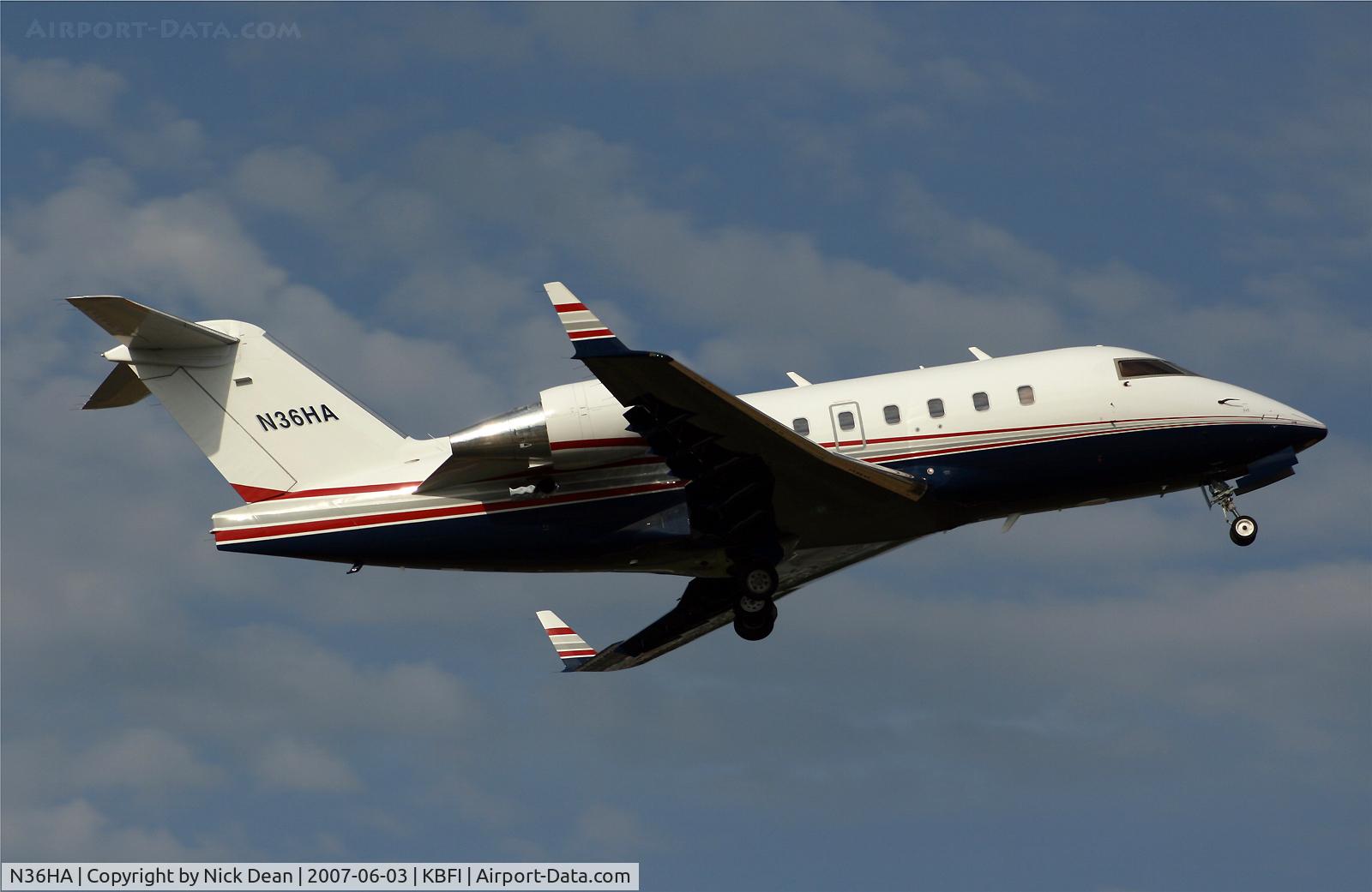 N36HA, 2000 Bombardier Challenger 604 (CL-600-2B16) C/N 5441, KBFI