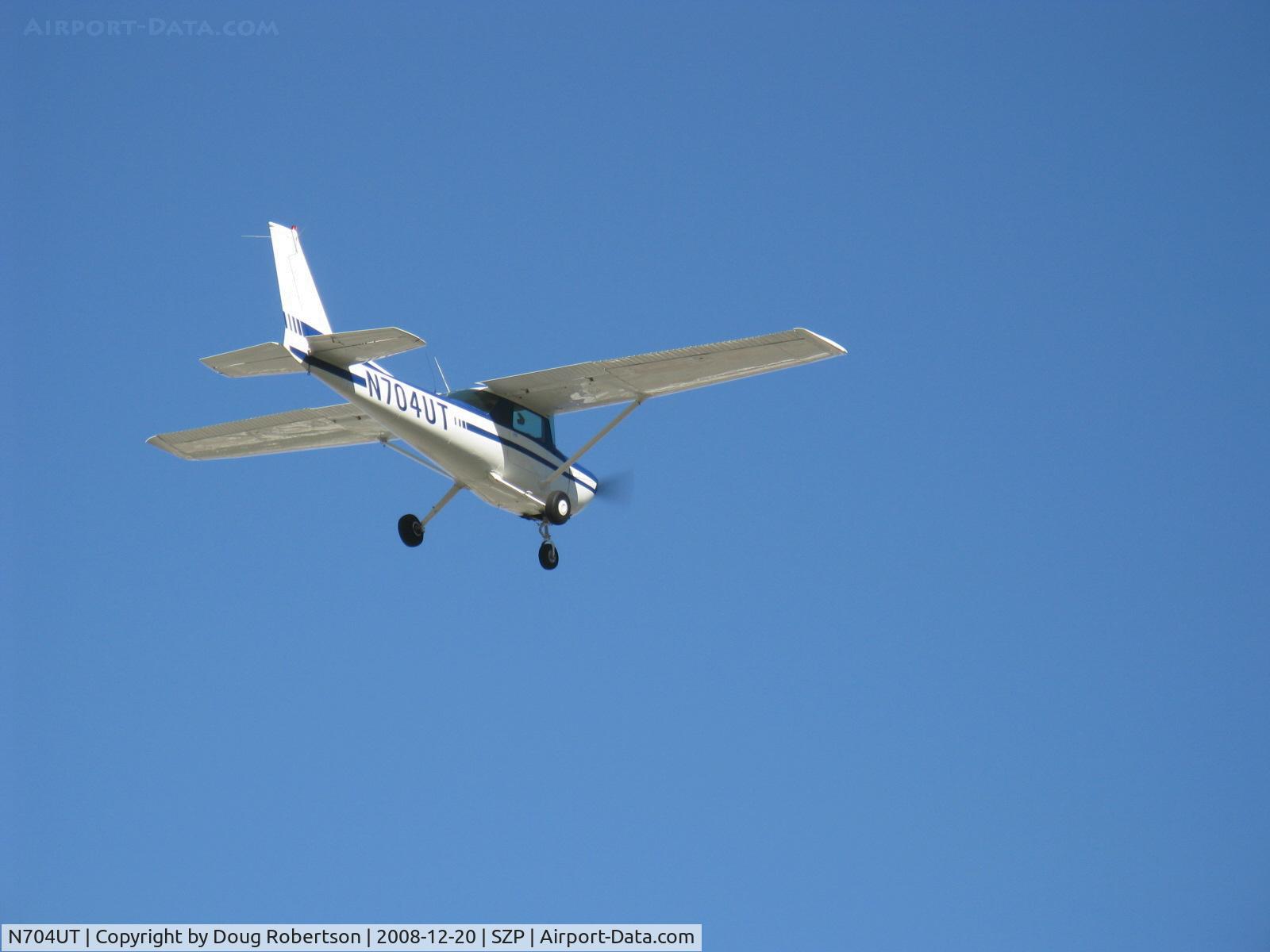 N704UT, 1976 Cessna 150M C/N 15078891, 1976 Cessna 150M, Continental O-200 100 Hp, instruction flight on final for Rwy 04