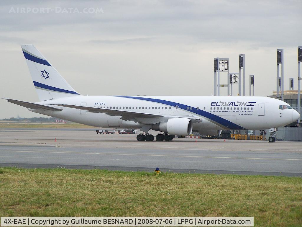 4X-EAE, 1990 Boeing 767-27E/ER C/N 24832, Another 762, yay ! Under heavy rain...