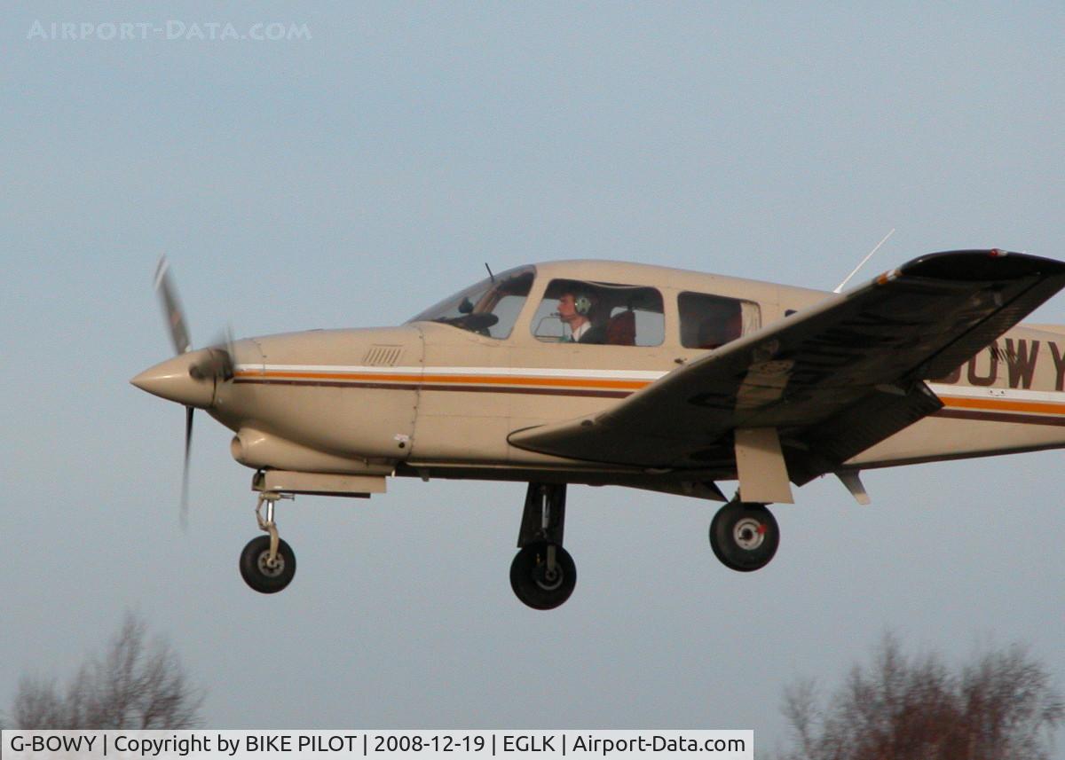G-BOWY, 1981 Piper PA-28RT-201T Turbo Arrow IV Arrow IV C/N 28R-8131114, OVER RWY 25 THRESHOLD