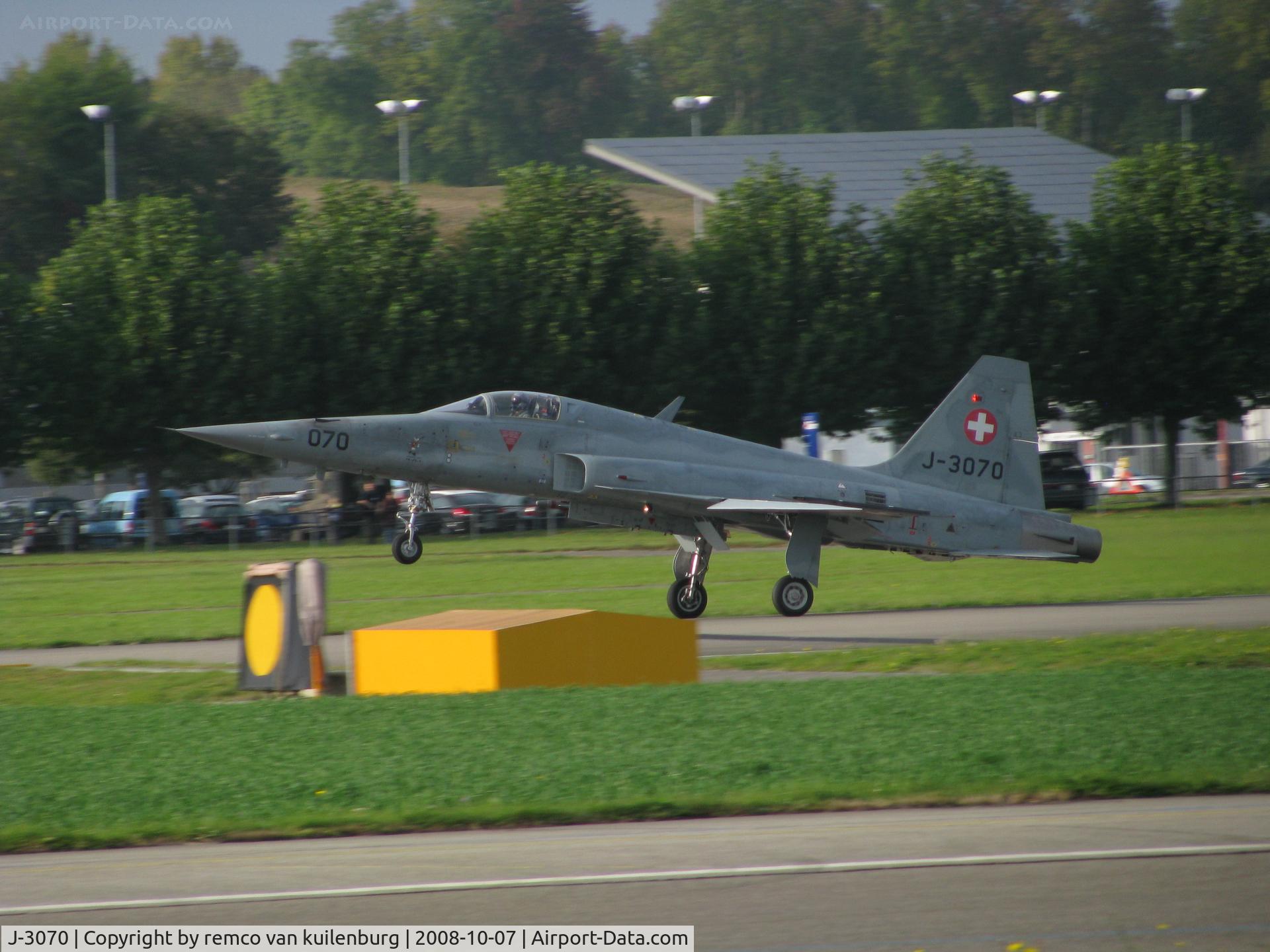 J-3070, Northrop F-5F Tiger II C/N L.1070, coming back after a short mission