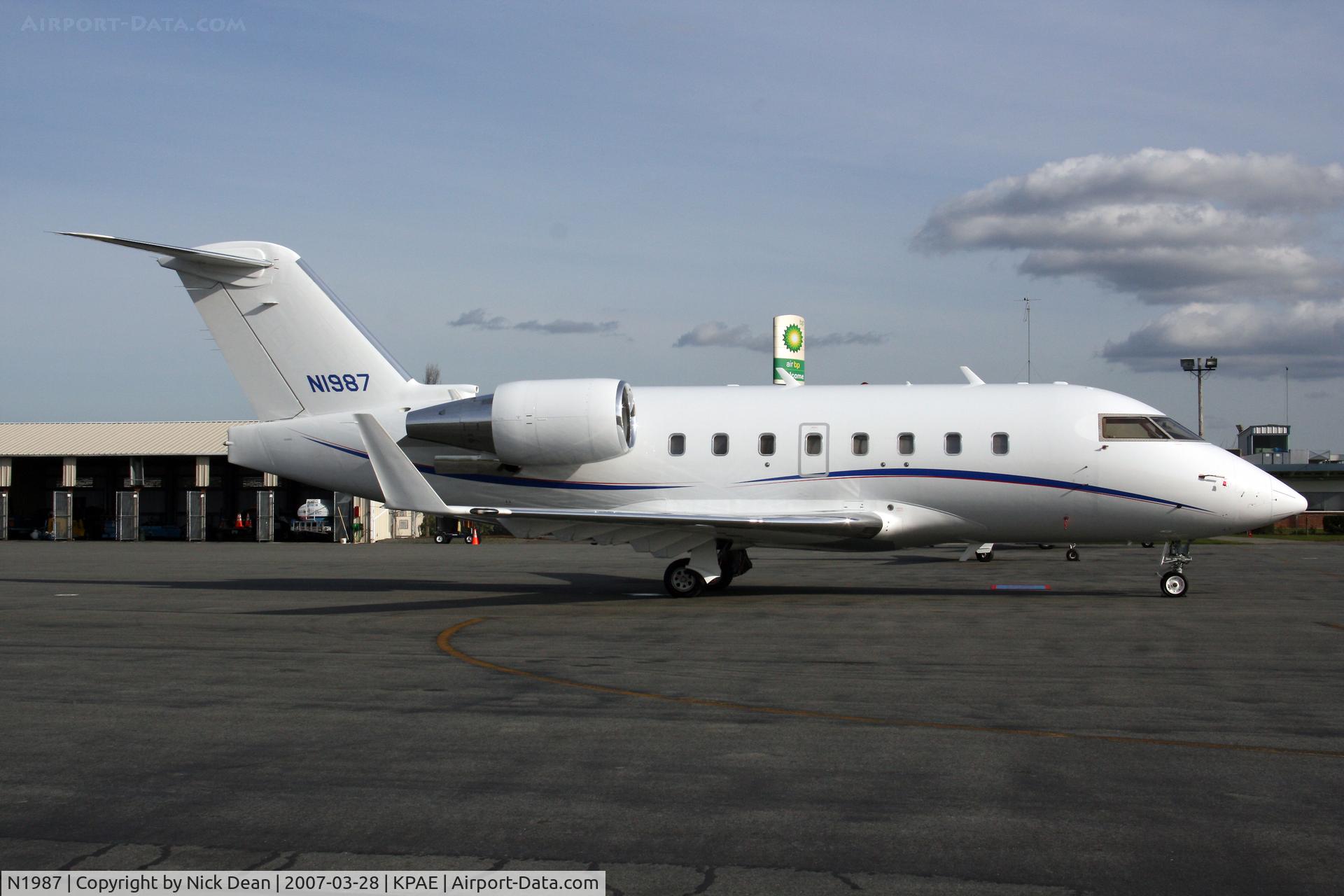 N1987, 2002 Bombardier Challenger 604 (CL-600-2B16) C/N 5550, KPAE