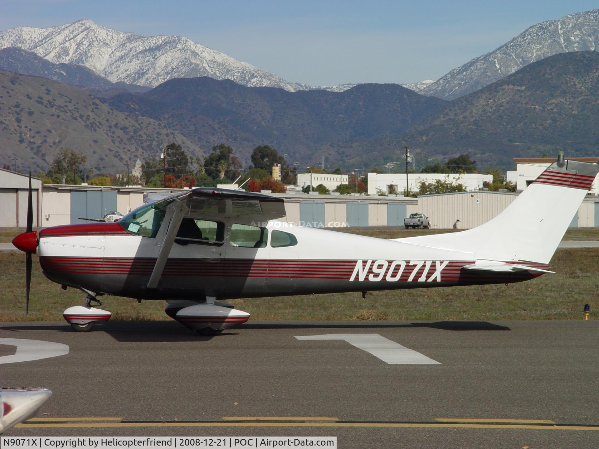 N9071X, 1961 Cessna 182D Skylane C/N 18253471, Taxiing/On display at Brackett/Flying in/Flying out