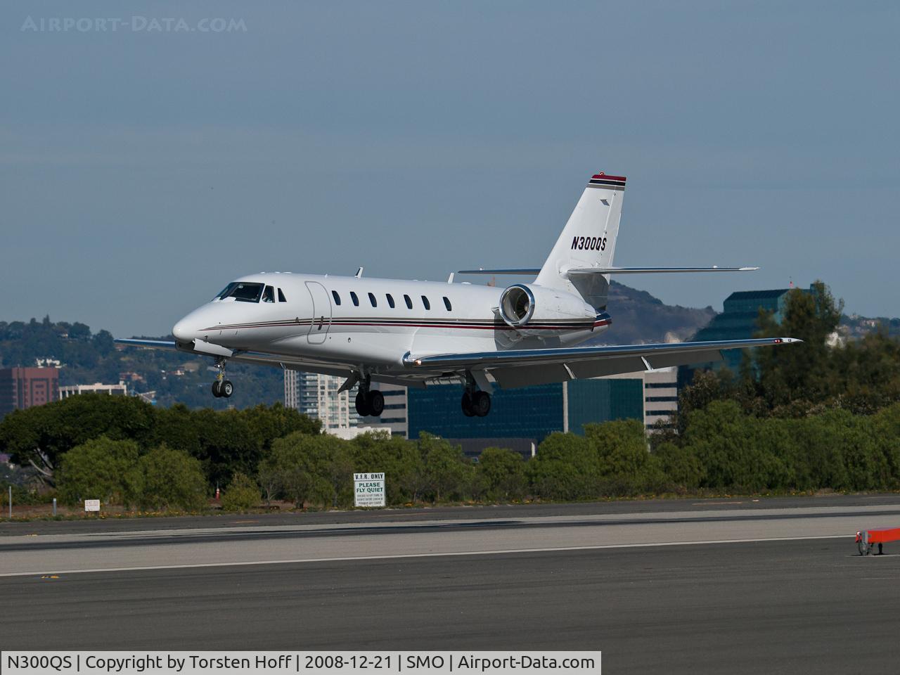 N300QS, 2007 Cessna 680 Citation Sovereign C/N 680-0164, N300QS arriving on RWY 21