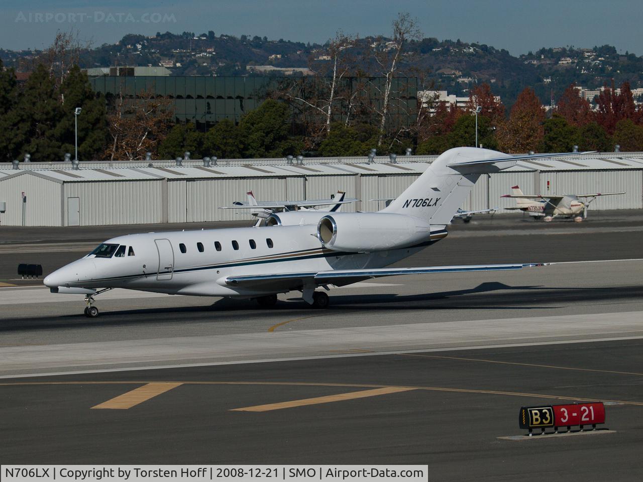 N706LX, 1999 Cessna 750 Citation X C/N 750-0073, N706LX departing from RWY 21
